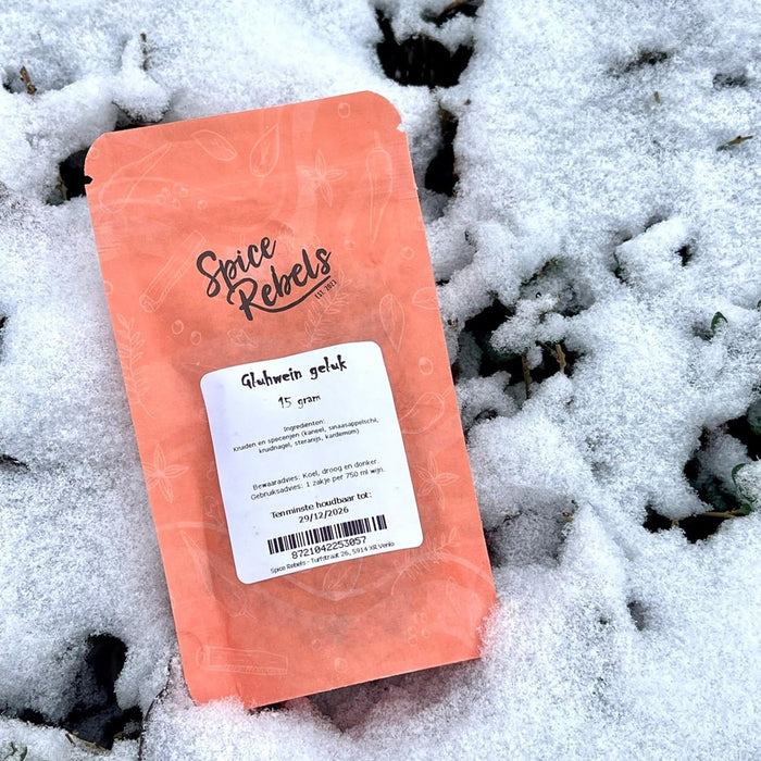 Gluhwein kruiden in de sneeuw